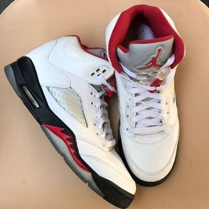 Air Jordan Spizikes  white and black.